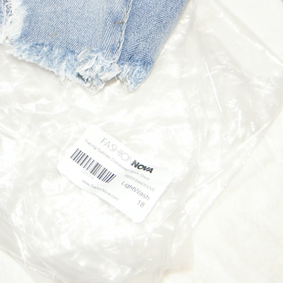 ♥️ Fashion Nova Almost Famous shorts - Picture 8 of 16